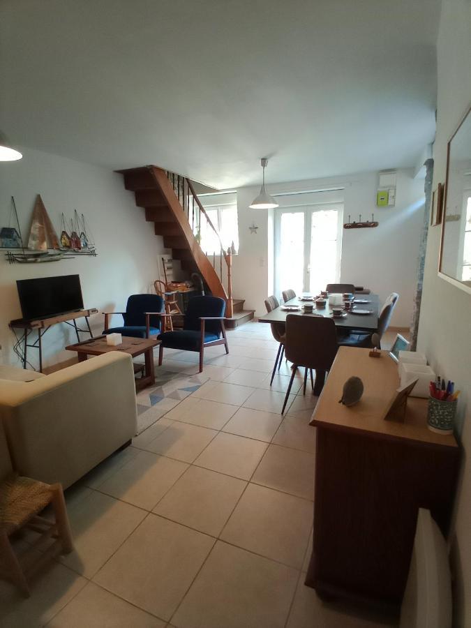 Gite Montoise Genets Exterior photo